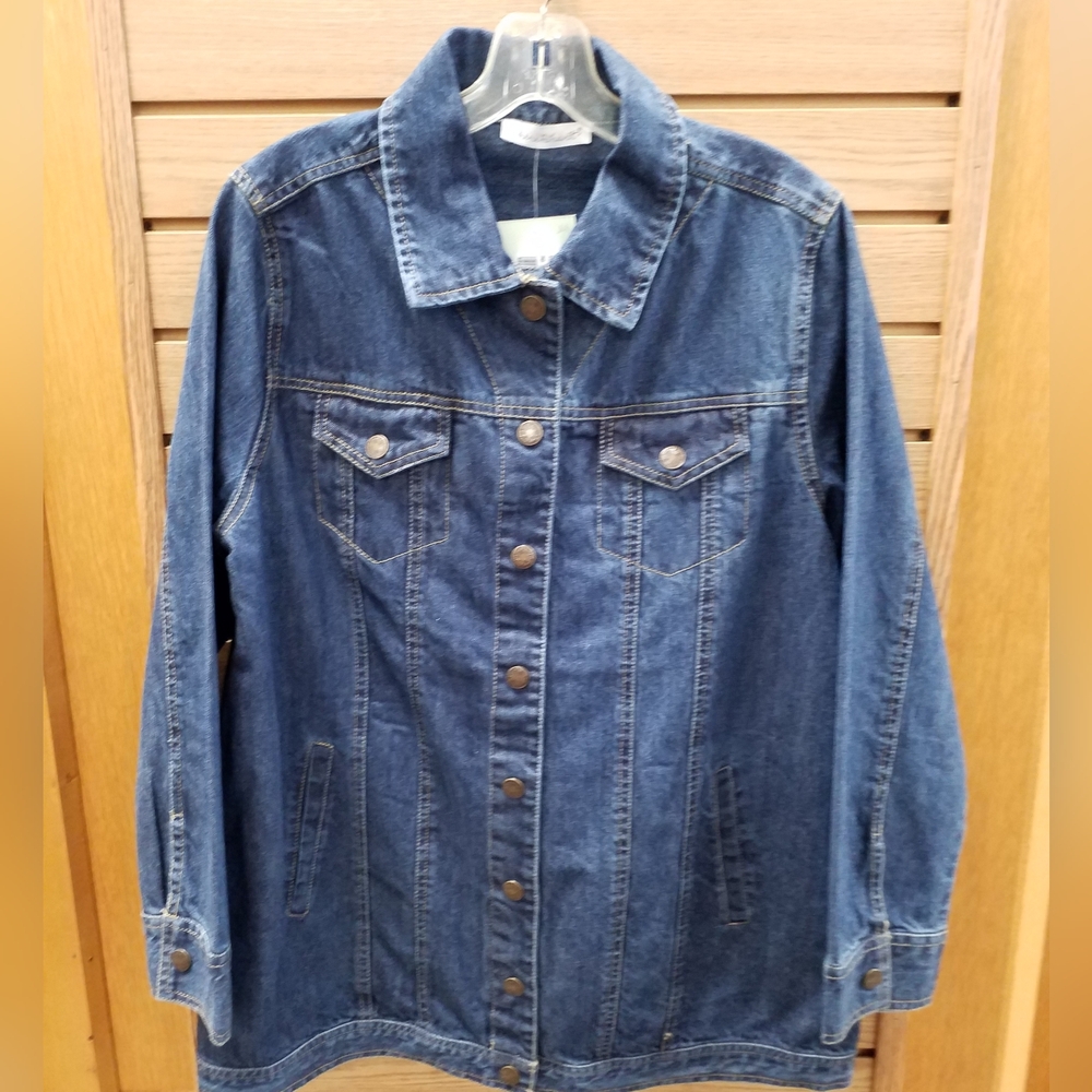 Pre-washed denim jacket